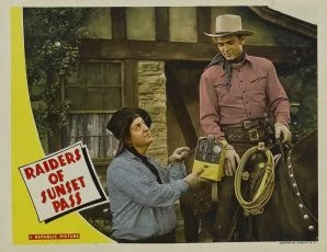 Raiders of Sunset Pass (1943)