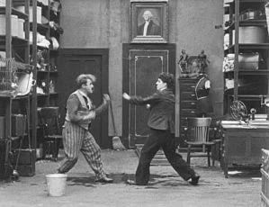 Chaplin odhadcem v zastavárně (1916)