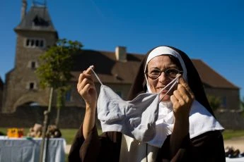 L'Orpheline avec en plus un bras en moins (2010)