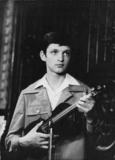 Chlapec a housle (1975)
