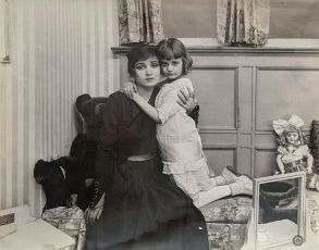 Her Secret (1917)