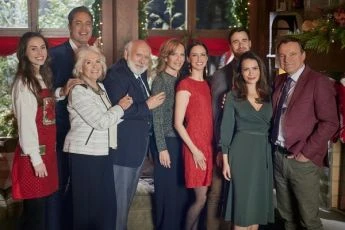 Five Star Christmas (2020) [TV film]