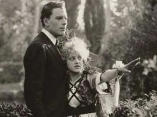 Beauty in Chains (1918)