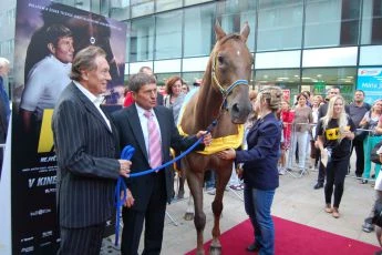 5.9.2012 premiéra filmu Váňa -  Karel Gott, Josef Váňa (2) a Decent Fellow