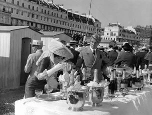 Báječní muži na létajících strojích (1965)