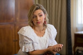 Bolestivá zrada (2022) [TV film]