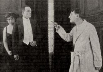 The Closing Net (1915)