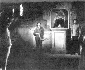 El espanto surge de la tumba (1973)