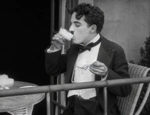 Chaplin uprchlým trestancem (1917)