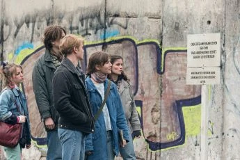 Zwischen uns die Mauer (2019)