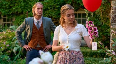 Láska mezi květinami (2021) [TV film]