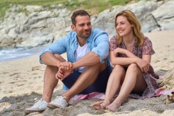 Láska mezi květinami (2021) [TV film]