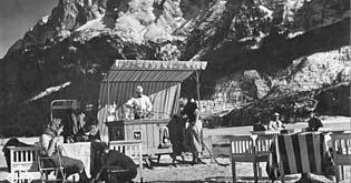 V bílém ráji (1938)