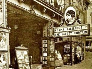 The Safety Curtain (1918)