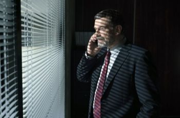 Dir Diplomatin: Jagd durch Prag (2018) [TV film]