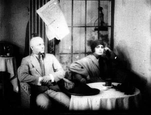 Mysterien eines Frisiersalons (1922)
