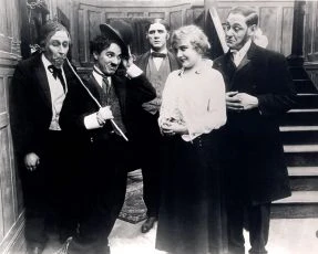 Chaplin se žení (1915)