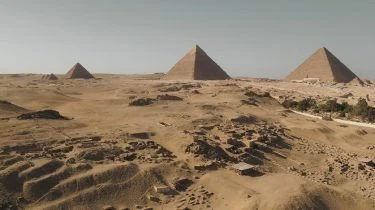 Tajemství stavitelů pyramid (2020) [TV minisérie]