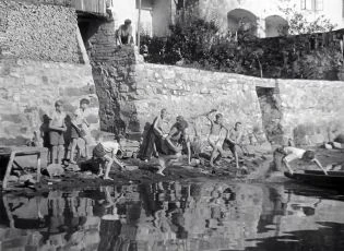 Kluci na řece (1944)