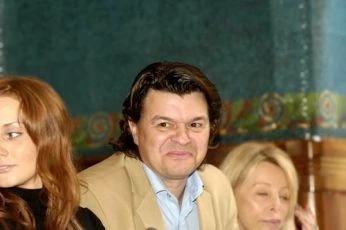 Jamie Foreman na tiskové konferenci při světové premiéře v Praze