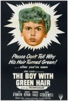 Chlapec se zelenými vlasy